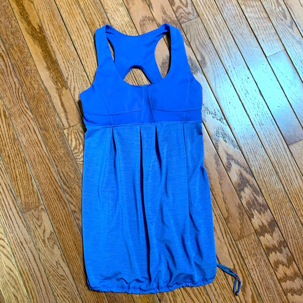 Lululemon tank size 6